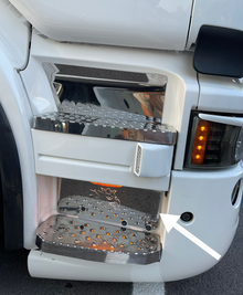 COPPIA RIVESTIM. PEDANA SALITA SCANIA GRIFFIN