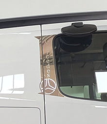 PIANTONE PORTA CON SCRITTA MERCEDES E LOGO