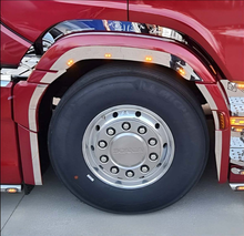 RIVESTIMENTO PASSARUOTE ANTERIORE SCANIA S PZ.10 LED