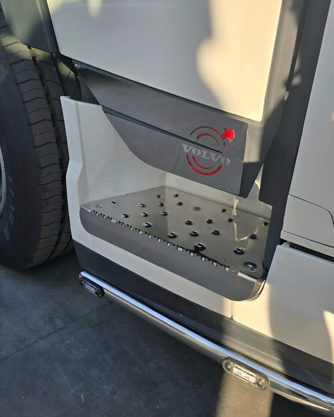 COPPIA PROFILI INOX SOTTOPORTA VOLVO PZ.2