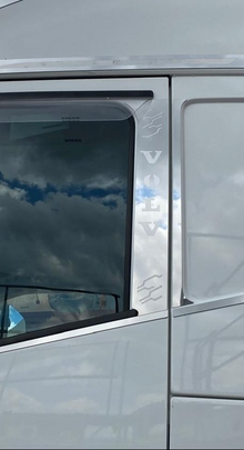 COPPIA RIVESTIM. PIANTONI PORTA VOLVO FH2013