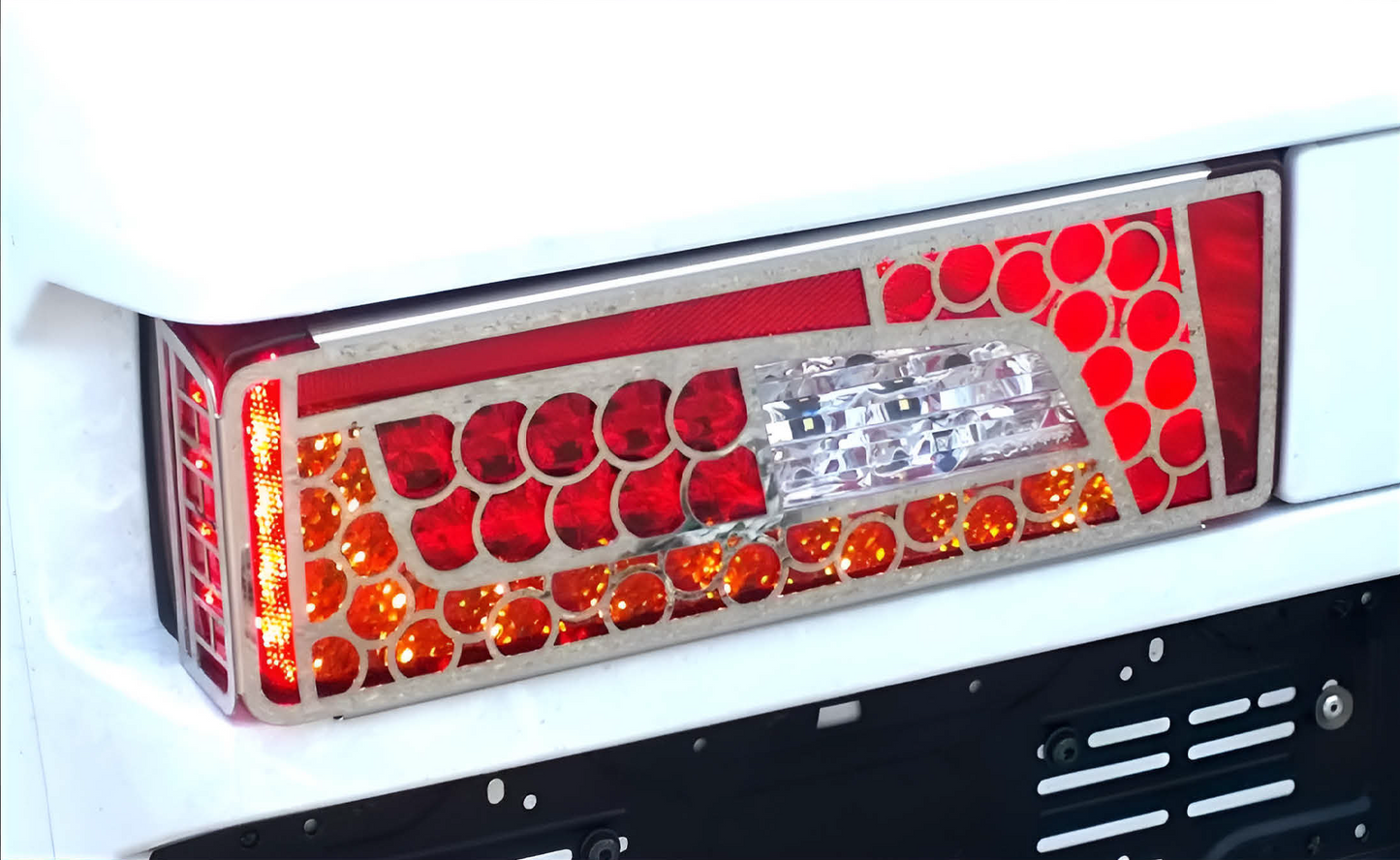 COPPIA RIVESTIM. INOX STOP POST. SCANIA STREAMLINE RAGNATELA