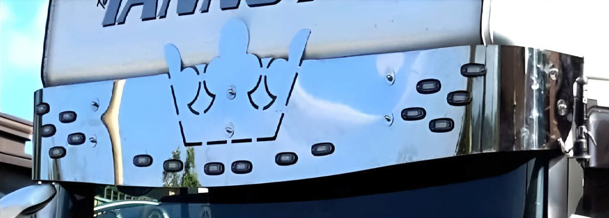 VISIERA INOX SCANIA CON CORONA SPESSORE 2 MM CON FORI LED