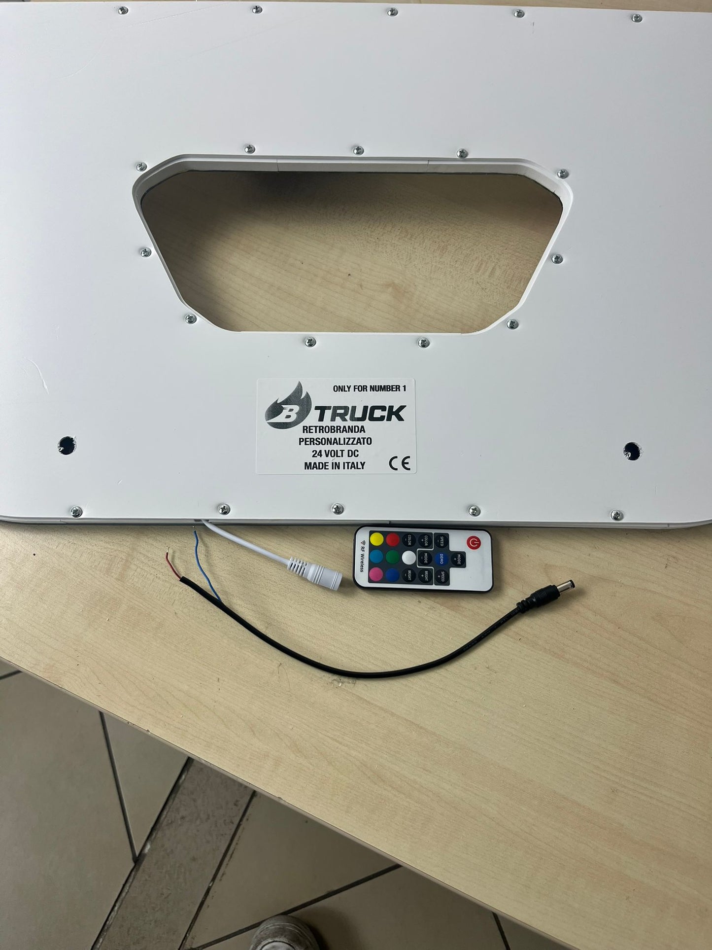 RETROBRANDA INCISIONE LASER SWAY MODELLO "NON SEGUE LA STRADA... LA DOMINA"